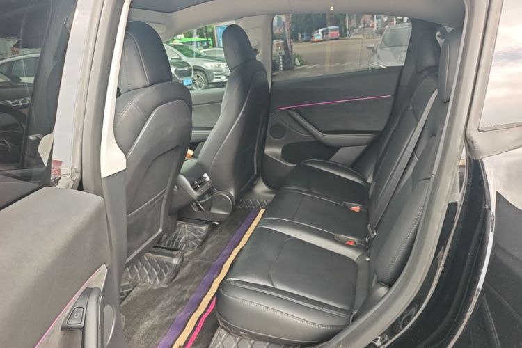 Tesla Model Y 2022 car image #17