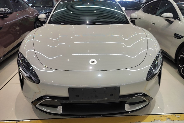 MI SU7 2024 car image #3