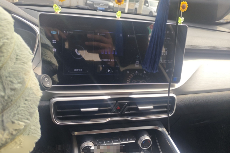GEELY Coolray 2023 #20 GEELY Coolray 2023 car image #20