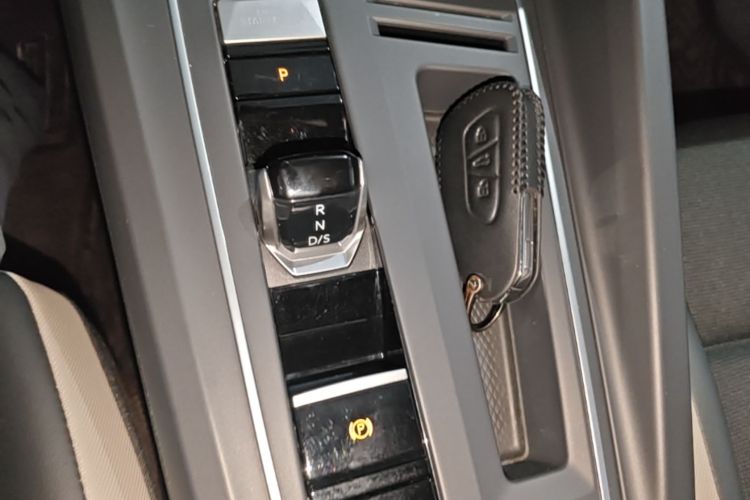 Volkswagen Golf 2020 car image #14