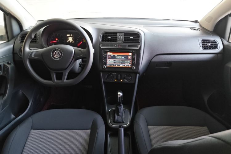 Volkswagen Polo 2018 car image #10