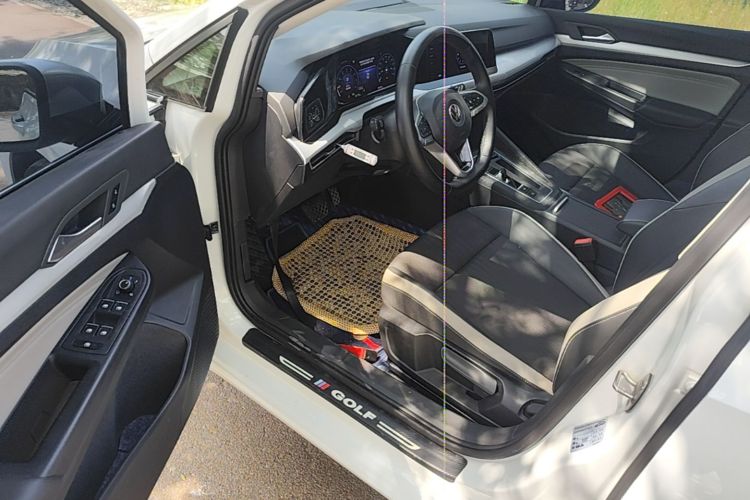 Volkswagen Golf 2022 изображение автомобиля #16