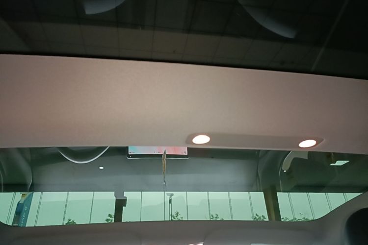 Tesla Model 3 2023 car image #20