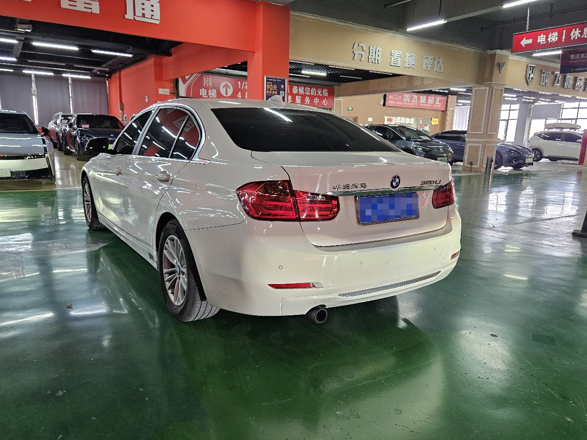 BMW 3 Series 2012 car image #2
