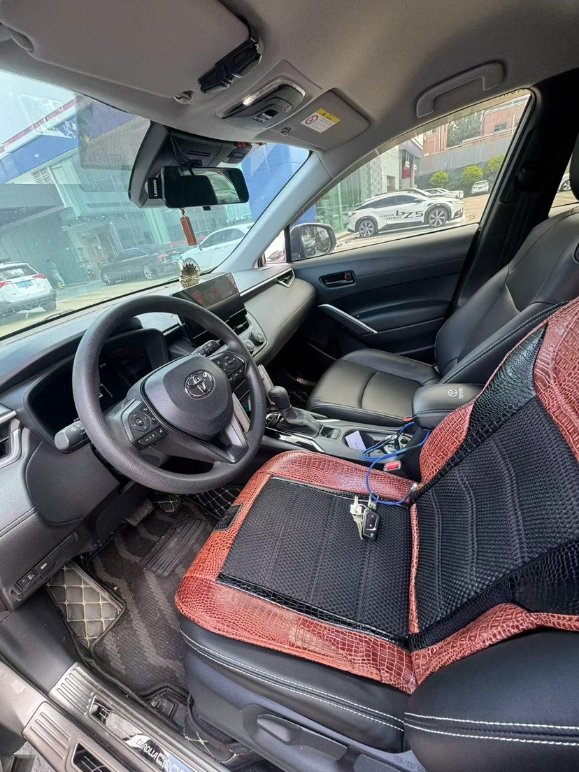 Toyota Corolla Cross 2023 car image #2