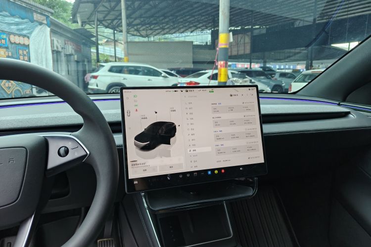 Tesla Model Y 2026 #13 Tesla Model Y 2026 car image #13
