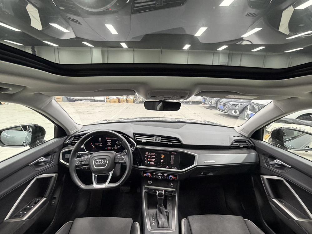 Audi Q3 2022 car image #13