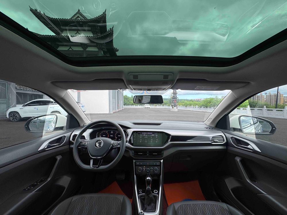 Volkswagen T-Cross 2021 car image #11