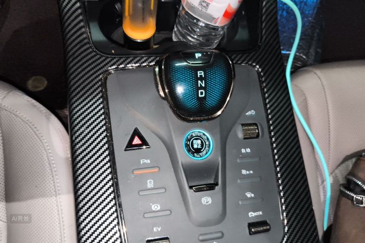 BYD Han 2024 car image #16