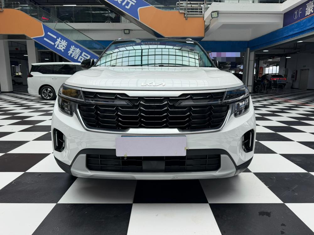 Kia Seltos 2023 car image #2