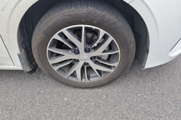 GEELY Emgrand 2026 car image #9