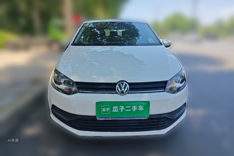 Volkswagen Polo 2015 car image #3