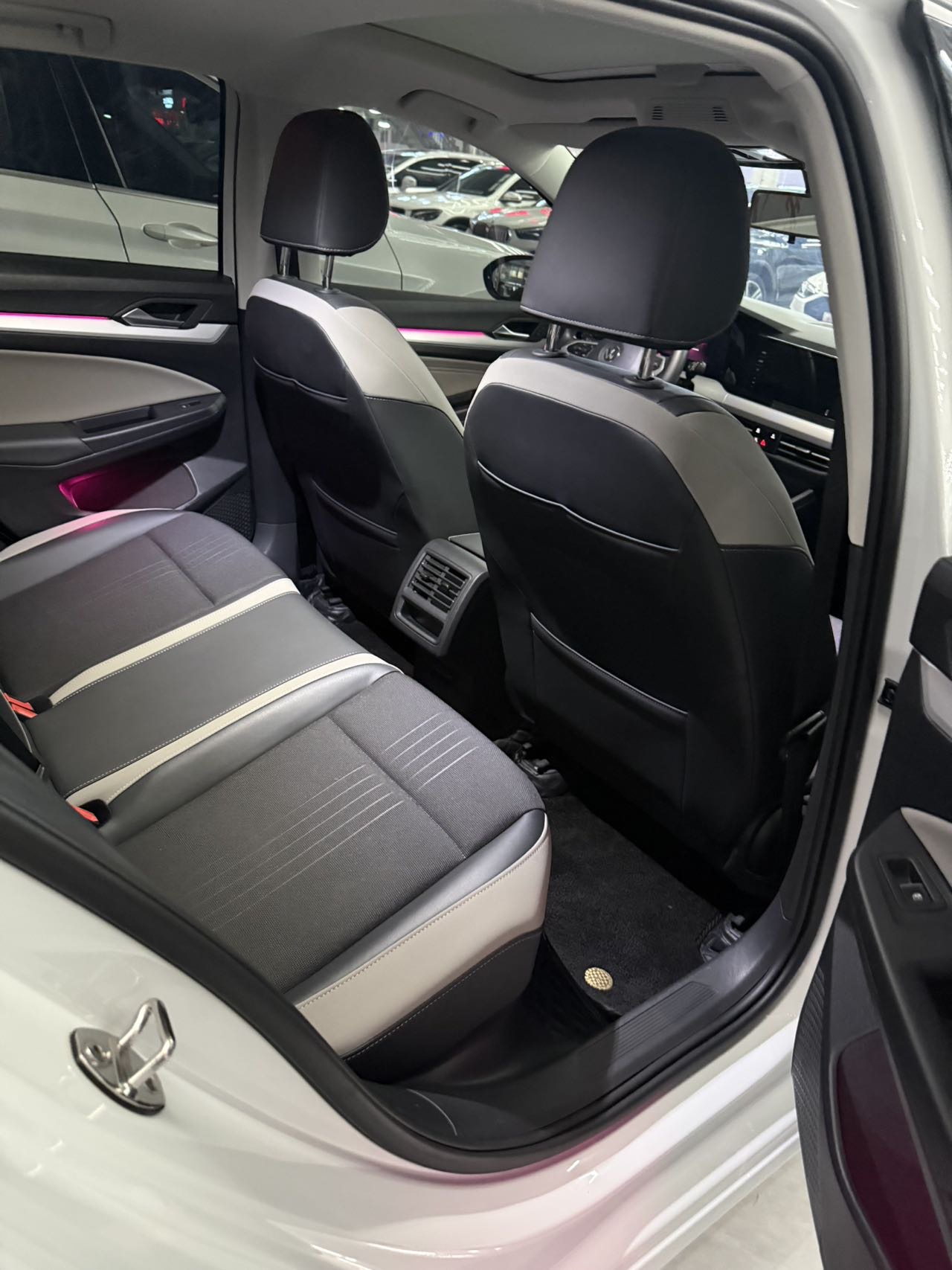 Volkswagen Golf 2022 صورة سيارة #6