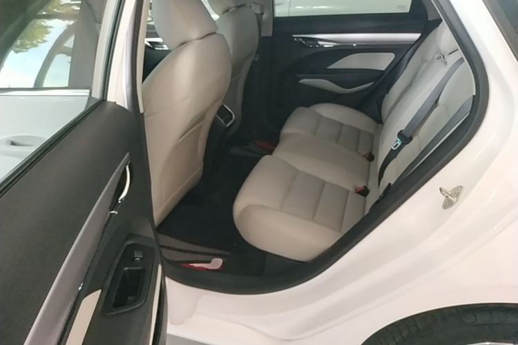 GEELY Binray 2019 image de voiture #17