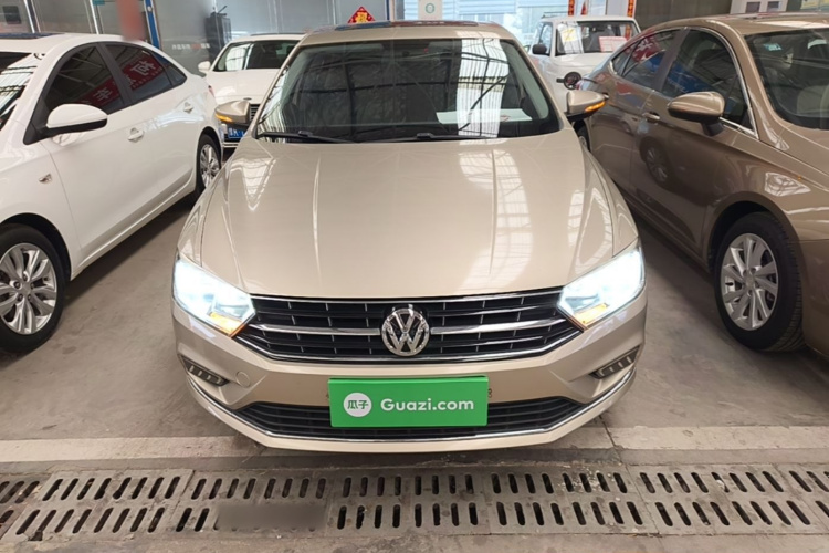 Volkswagen Bora 2016 car image #3