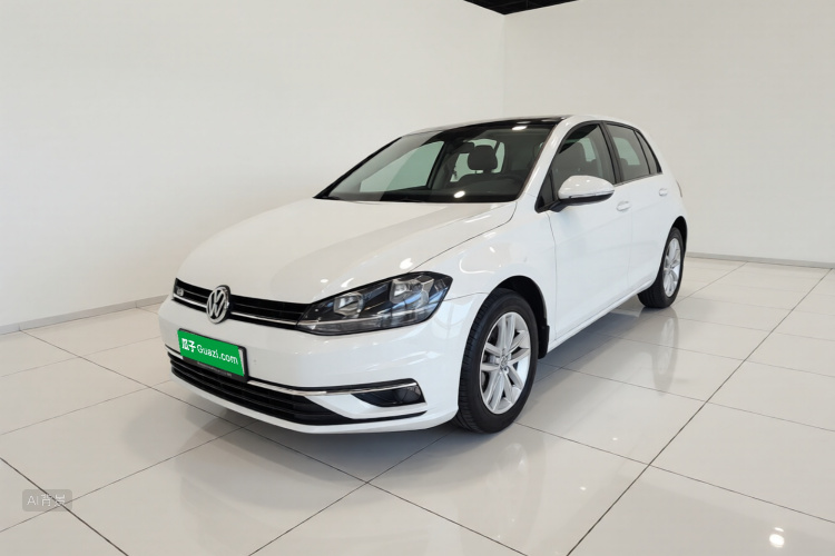 Volkswagen Golf 2018 car image #2