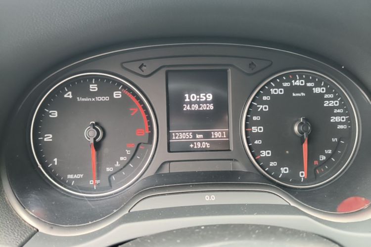 Audi A3 2019 immagine di auto #12