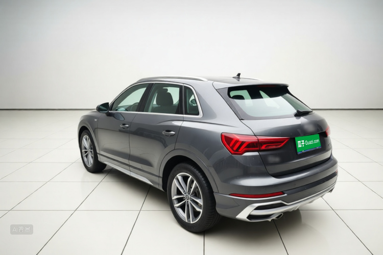Audi Q3 2021 car image #5