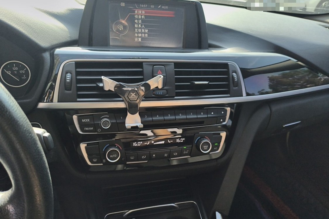 BMW 3 Series 2017 #26 BMW 3 Series 2017 immagine di auto #26