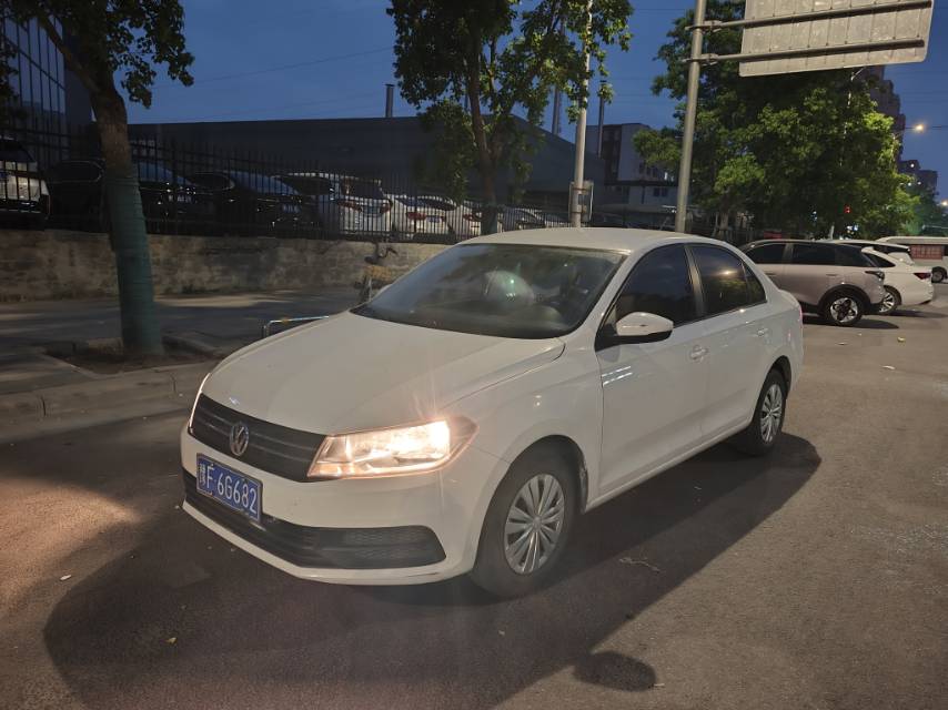 Volkswagen Santana 2019 car image 