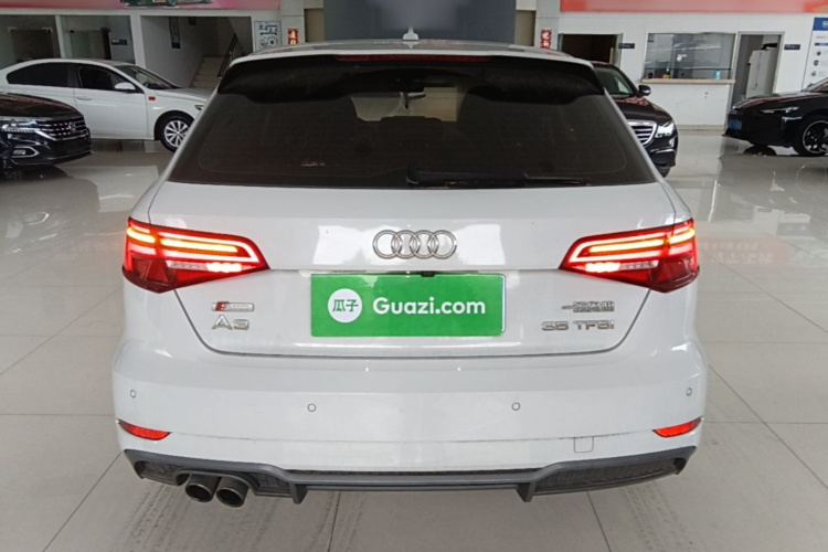 Audi A3 2018 car image #6