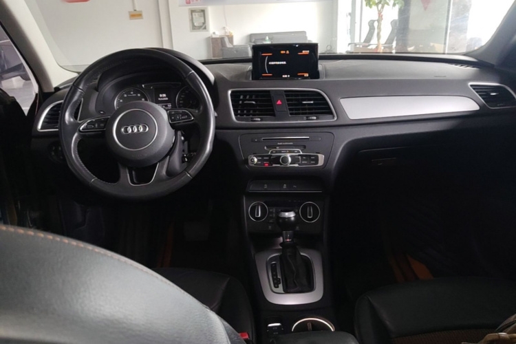 Audi Q3 2019 #10 Audi Q3 2019 car image #10