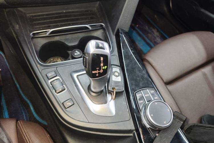 BMW 3 Series 2019 #16 BMW 3 Series 2019 car image #16