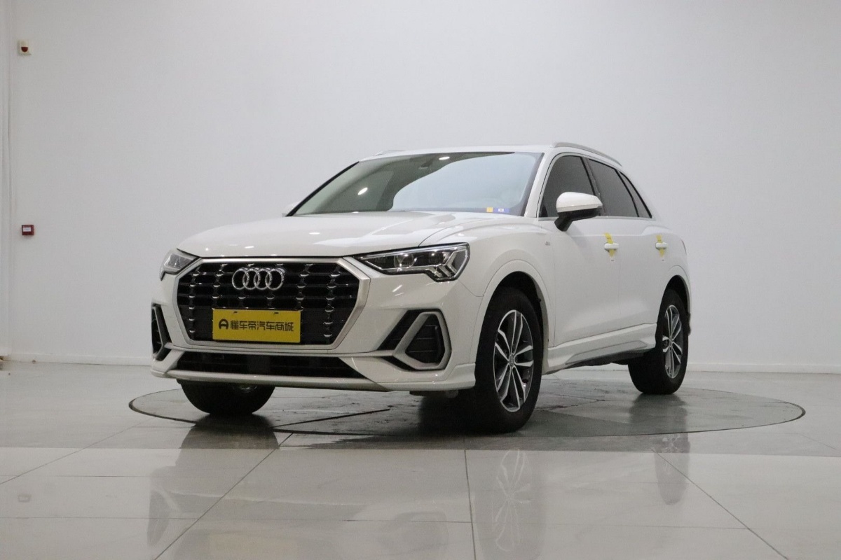Audi Q3 2021 car image 