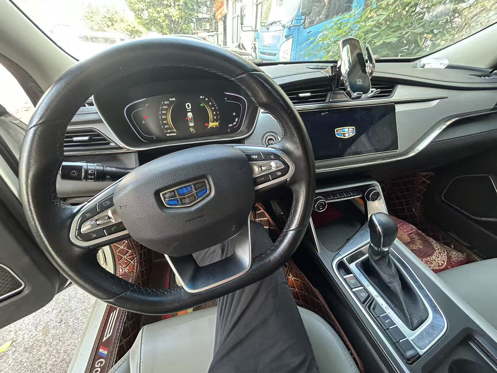 GEELY Binray 2019 imagen de coche #4
