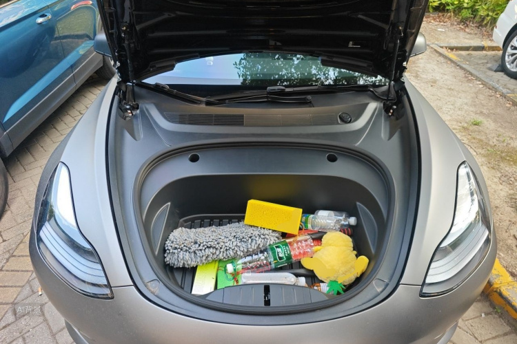 Tesla Model 3 2023 car image #22