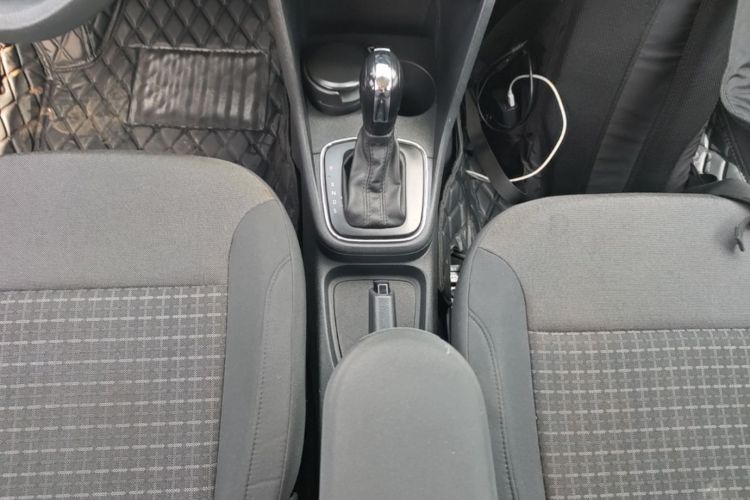 Volkswagen Polo 2014 car image #18