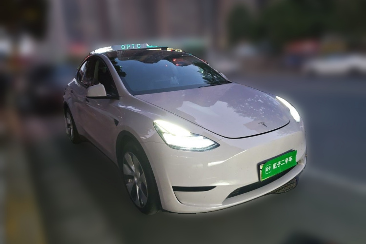 Tesla Model Y 2023 #4 Tesla Model Y 2023 car image #4