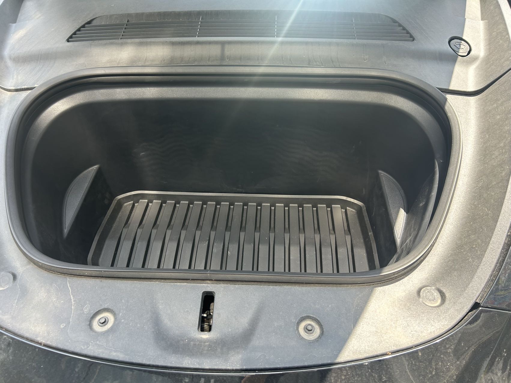 Tesla Model Y 2022 car image #8