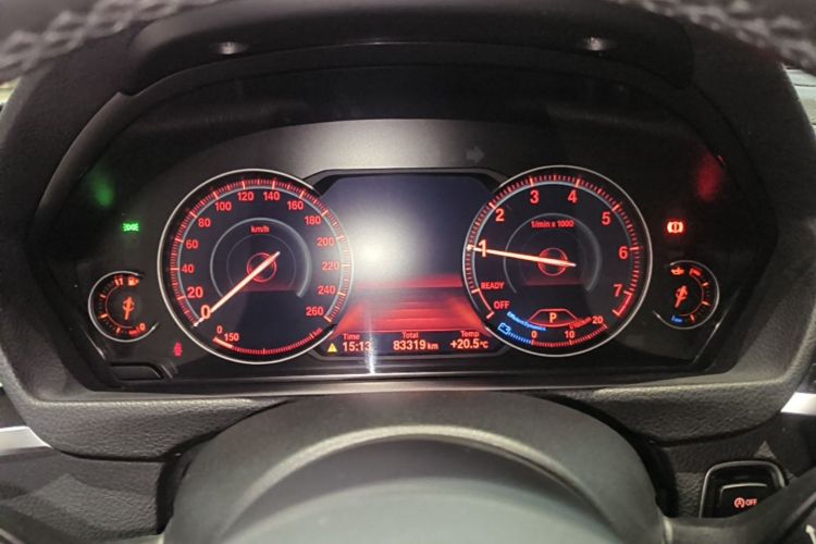 BMW 3 Series 2019 car image #12