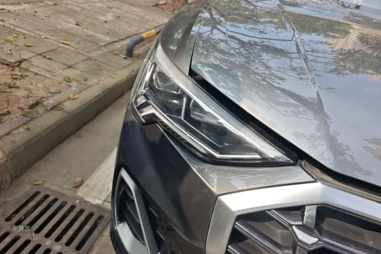 Audi Q3 2020 car image #8
