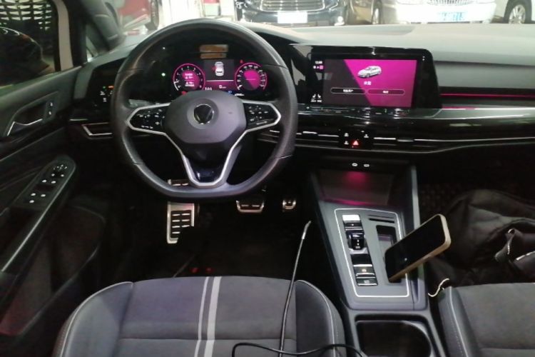 Volkswagen Golf 2022 car image #11