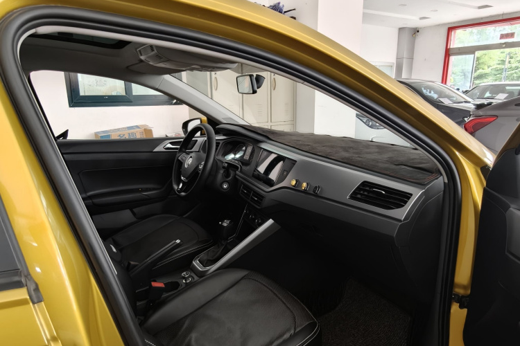 Volkswagen Polo 2019 car image #11