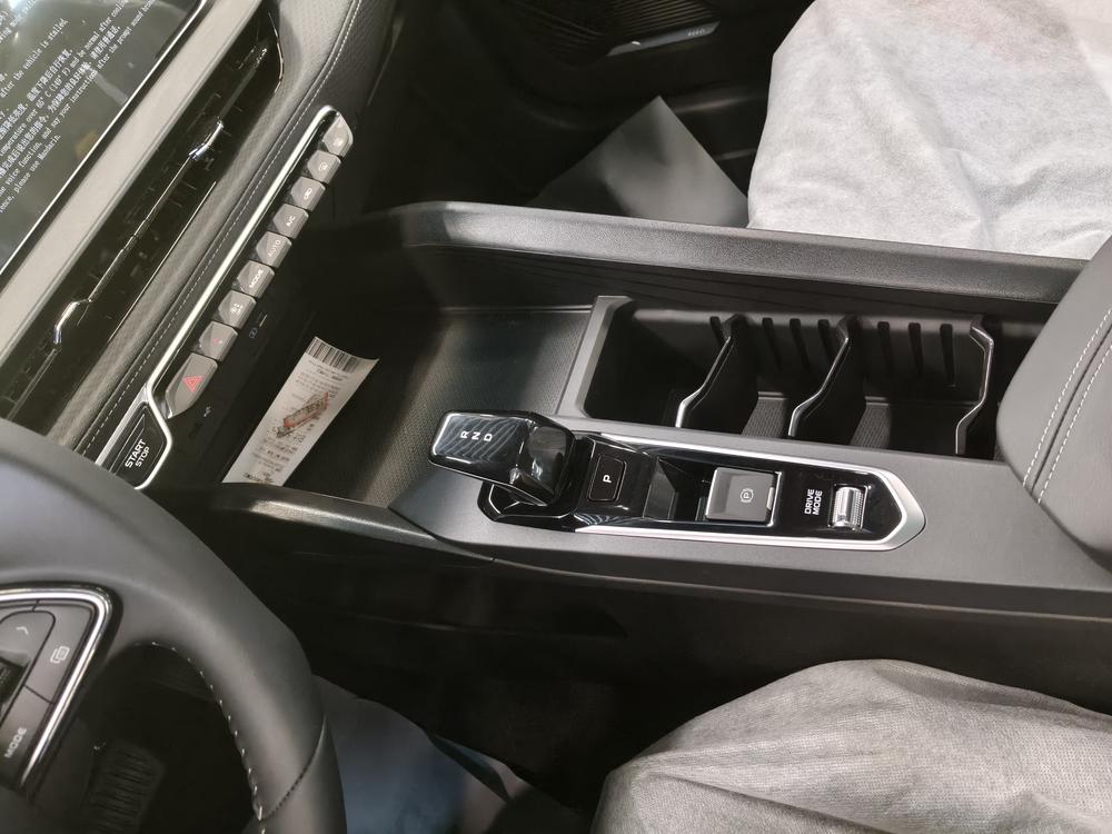 GEELY Binray 2026 car image #16