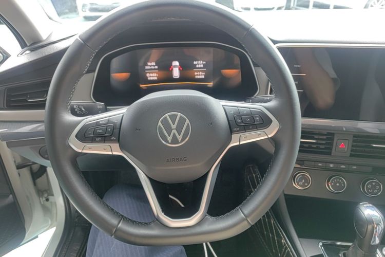 Volkswagen Bora 2024 car image #11
