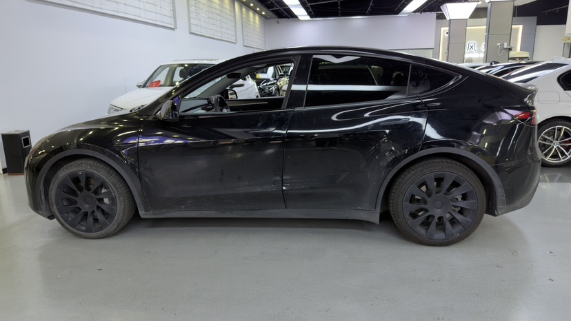 Tesla Model Y 2021 #2 Tesla Model Y 2021 car image #2