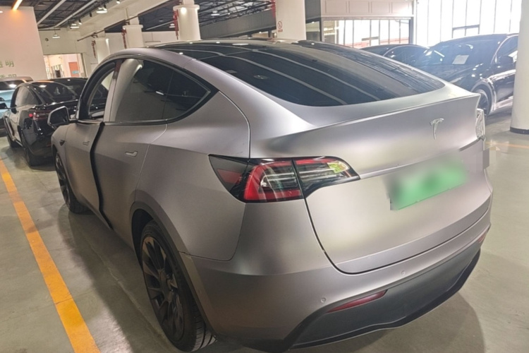 Tesla Model Y 2021 car image #5