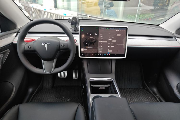 Tesla Model Y 2024 #10 Tesla Model Y 2024 immagine di auto #10