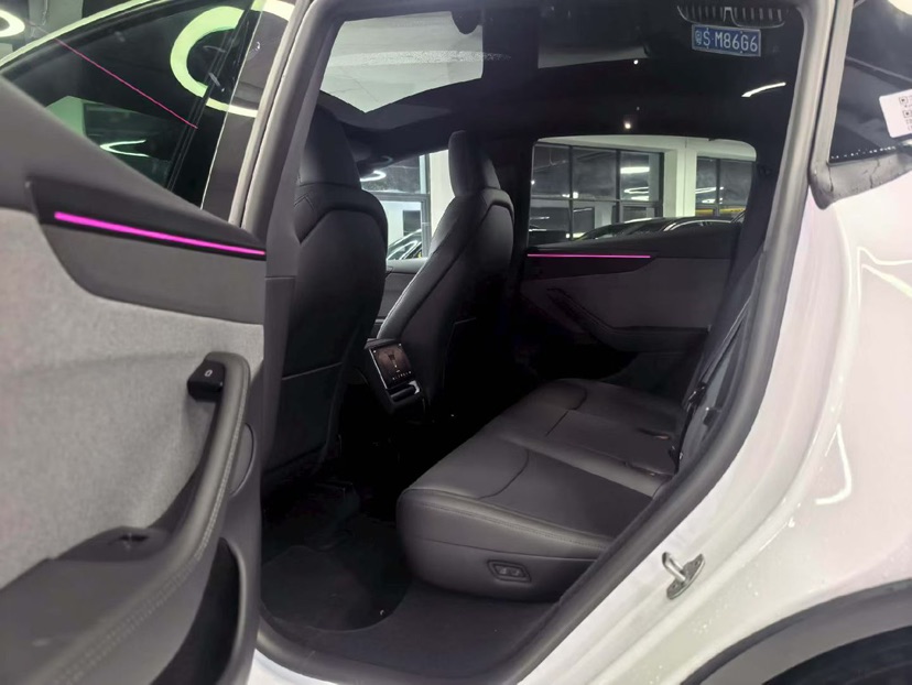 Tesla Model Y 2026 #5 Tesla Model Y 2026 car image #5