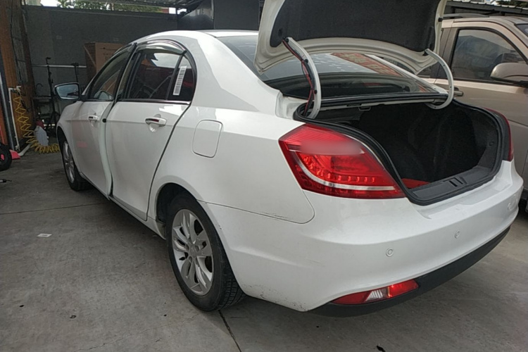GEELY Emgrand 2015 #7 GEELY Emgrand 2015 car image #7