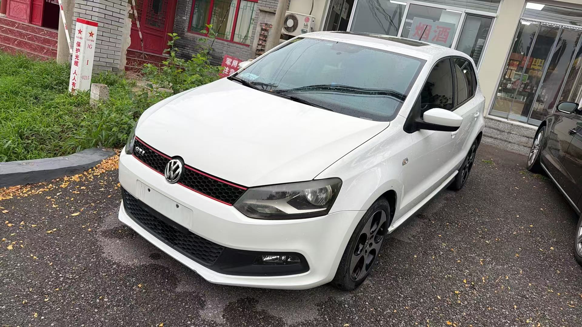 Volkswagen Polo 2013 car image 