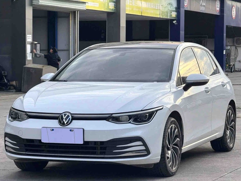 Volkswagen Golf 2022 car image 