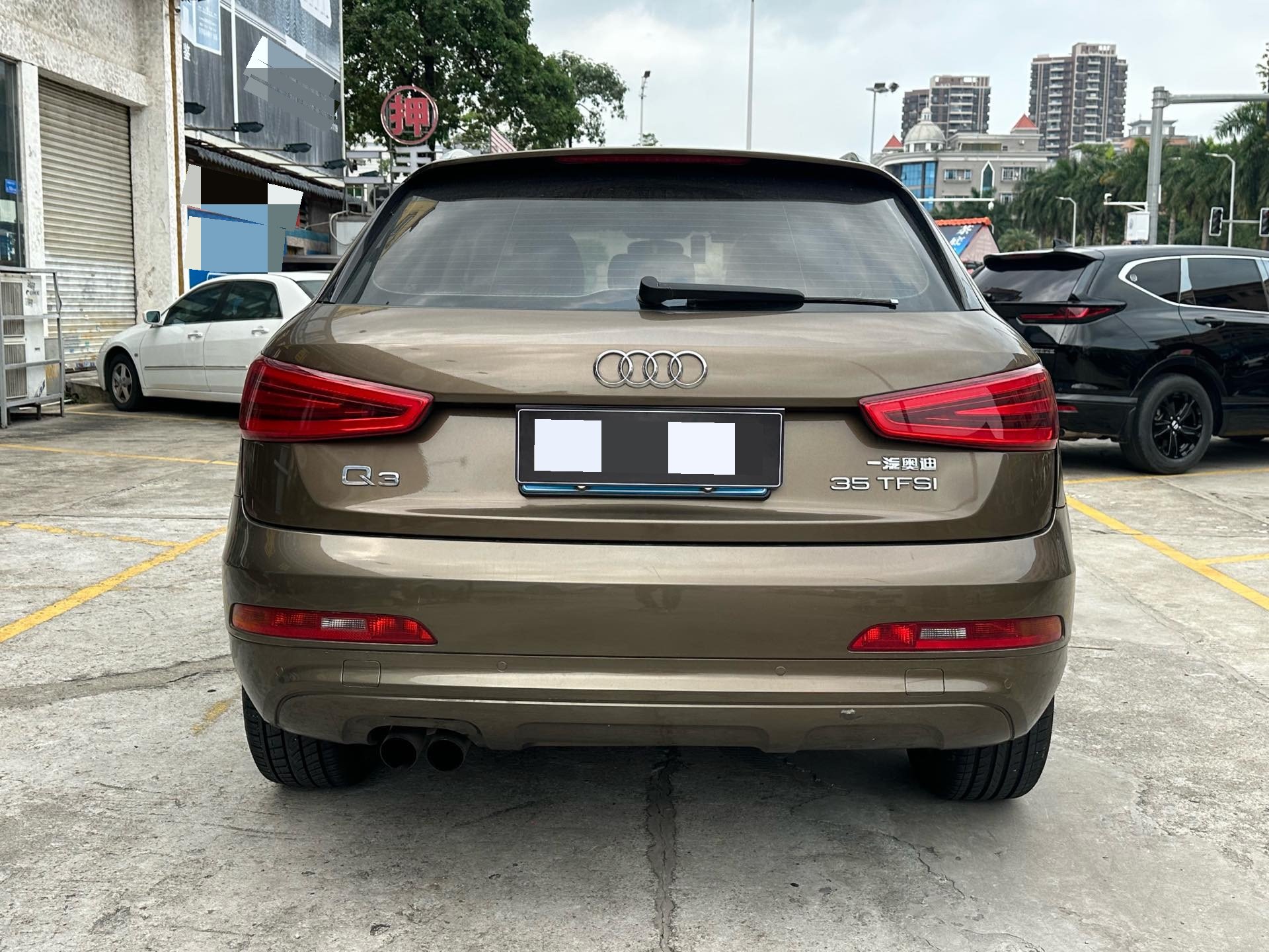 Audi Q3 2014 car image #8