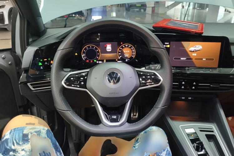 Volkswagen Golf 2023 car image #15