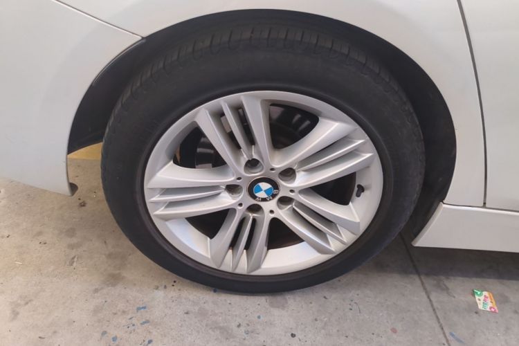 BMW 3 Series 2017 #10 BMW 3 Series 2017 car image #10