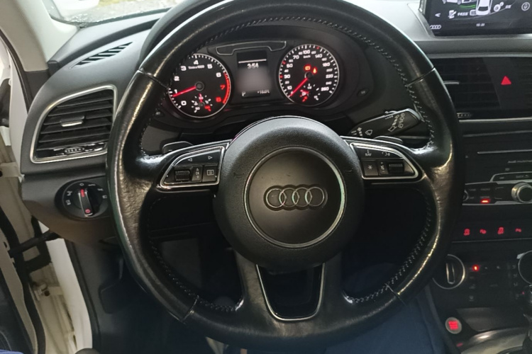 Audi Q3 2019 #15 Audi Q3 2019 car image #15